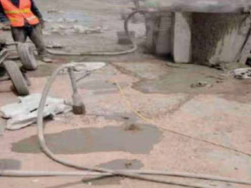 上饶水泥混凝土路面板底注浆技术 路面脱空注浆整治方案